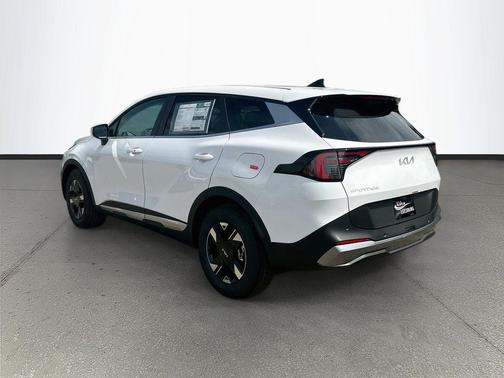 White Pearl 2026 Kia Sportage LX