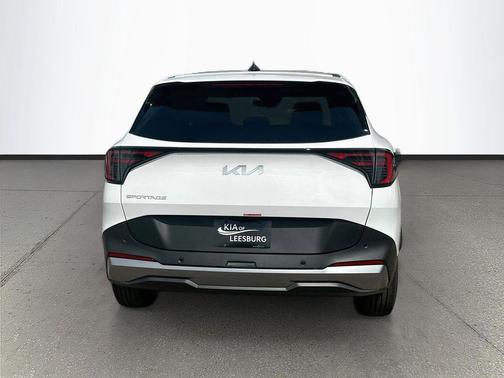 White Pearl 2026 Kia Sportage LX