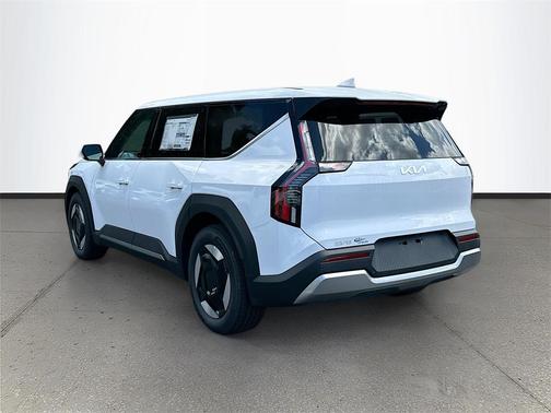 2026 Kia EV9 Light Long Range