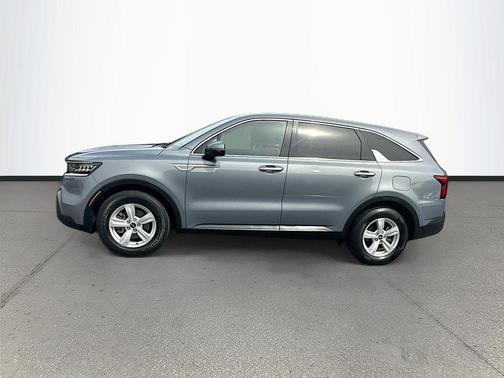 Everlasting Silver 2023 Kia Sorento LX