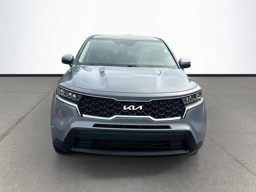 Everlasting Silver 2023 Kia Sorento LX