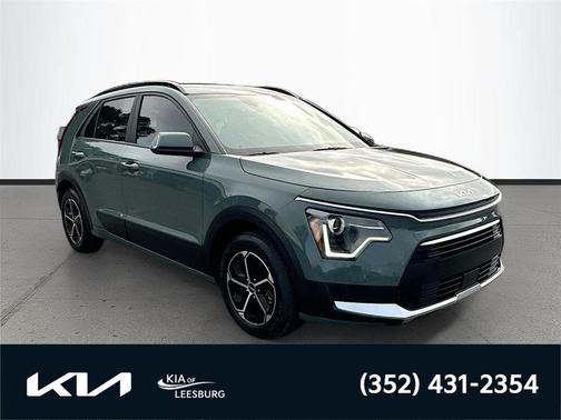 Cityscape Green 2024 Kia Niro EX