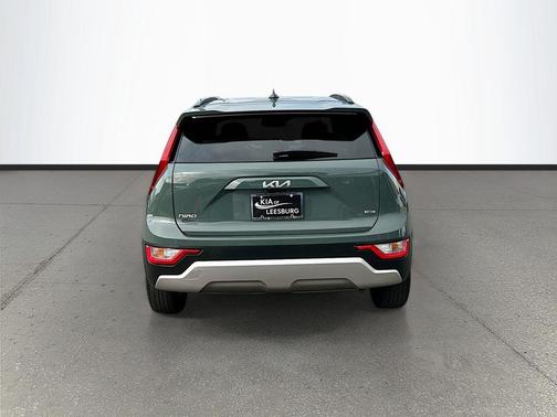 Cityscape Green 2024 Kia Niro EX