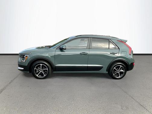 Cityscape Green 2024 Kia Niro EX