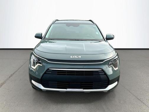 Cityscape Green 2024 Kia Niro EX