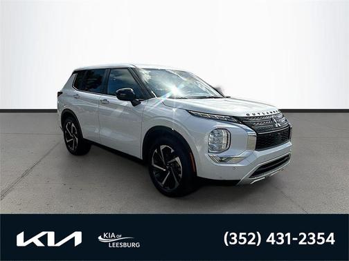 White Diamond 2024 Mitsubishi Outlander SE