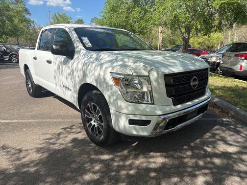Glacier White 2024 Nissan Titan SV