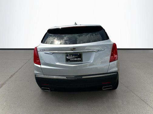 Radiant Silver Metallic 2018 Cadillac XT5 Luxury