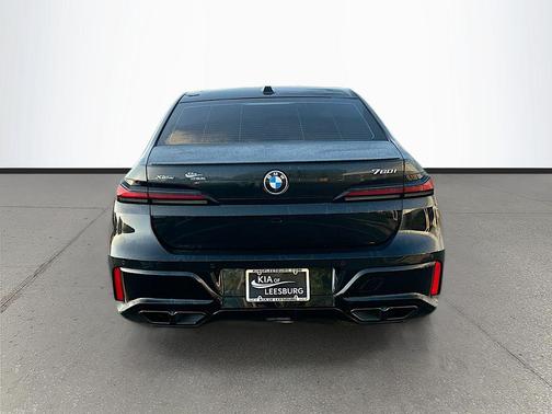 2023 BMW 760 i xDrive