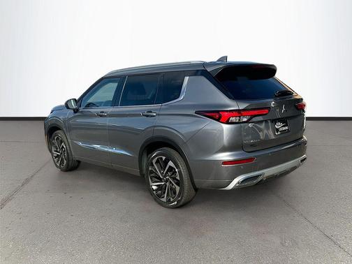 Mercury Gray Metallic 2022 Mitsubishi Outlander SEL