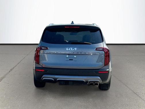 Everlasting Silver 2022 Kia Telluride SX