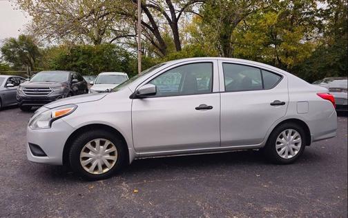2017 Nissan Versa 1.6 S+