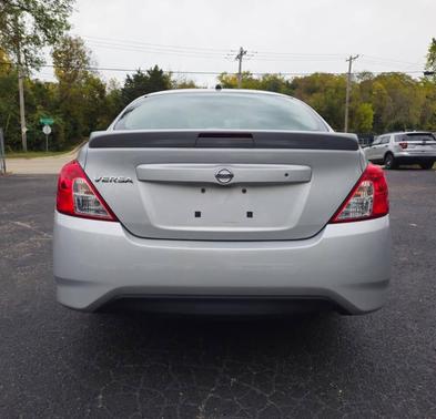 2017 Nissan Versa 1.6 S+