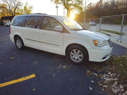 2011 Chrysler Town & Country Touring