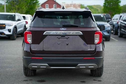 JEWEL RED MET TINTED CC 2022 Ford Explorer XLT