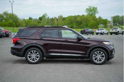 JEWEL RED MET TINTED CC 2022 Ford Explorer XLT