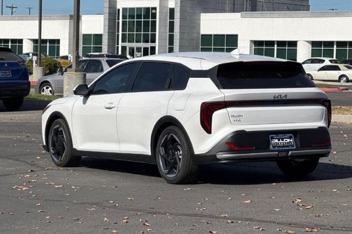 Snow White Pearl 2026 Kia K4 EX