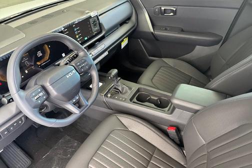 Snow White Pearl 2027 Kia Seltos X-Line