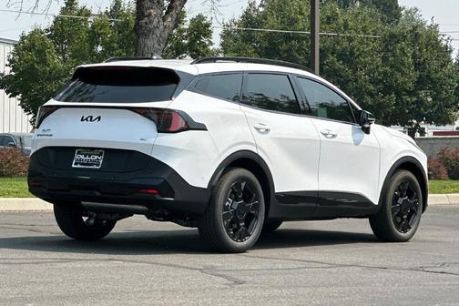 Glacial White Pearl 2026 Kia Sportage X-Line