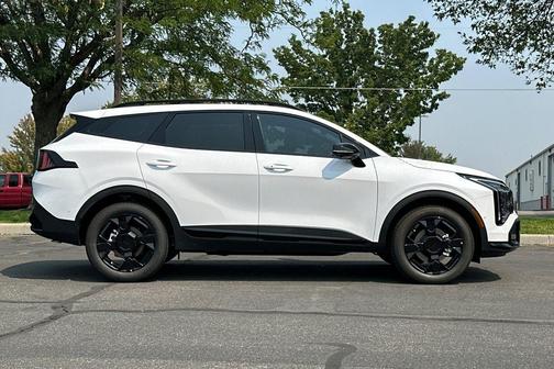 Glacial White Pearl 2026 Kia Sportage X-Line