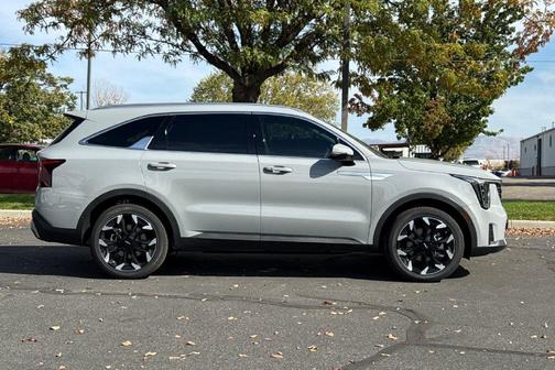 Wolf Gray 2026 Kia Sorento SX
