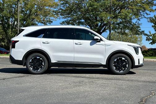 Glacial White Pearl 2026 Kia Sorento S