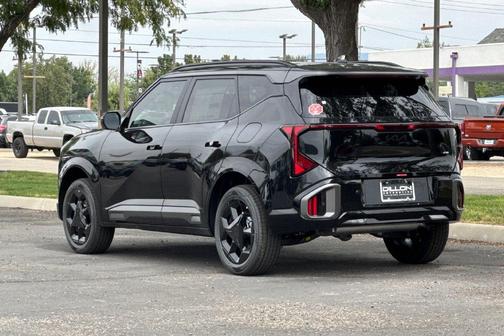 Aurora Black Pearl 2027 Kia Seltos X-Line S