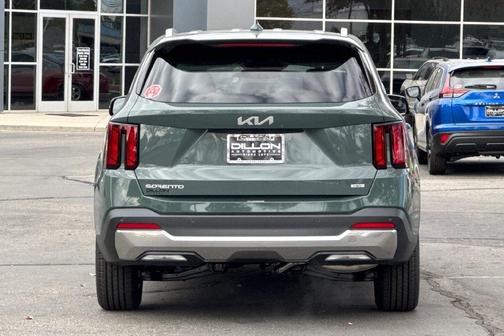 Green 2026 Kia Sorento Hybrid EX
