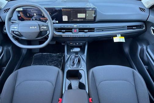 Snow White Pearl 2026 Kia K4 LXS