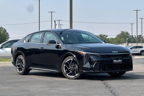 Aurora Black Pearl 2026 Kia K4 GT-Line