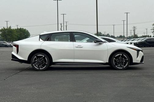 Snow White Pearl 2026 Kia K4 GT-Line