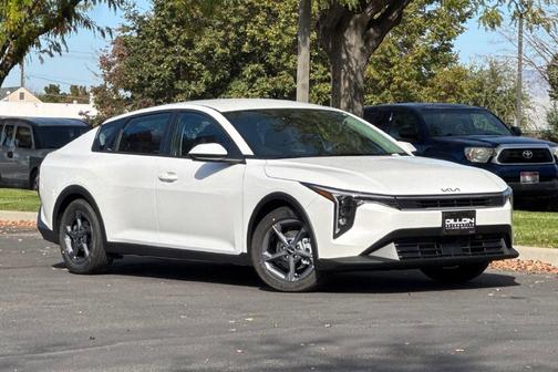 Snow White Pearl 2026 Kia K4 LXS