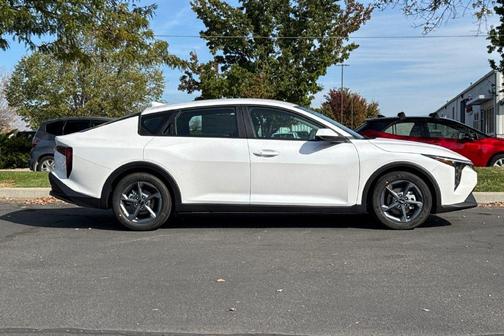 Snow White Pearl 2026 Kia K4 LXS