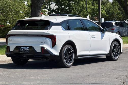 Snow White Pearl 2026 Kia K4 GT-Line