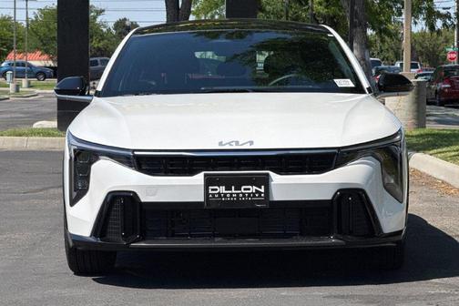 Snow White Pearl 2026 Kia K4 GT-Line