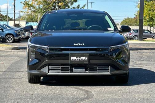 Aurora Black Pearl 2026 Kia K4 EX