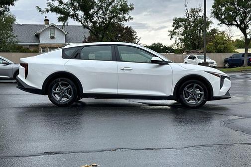 Snow White Pearl 2026 Kia K4 LXS