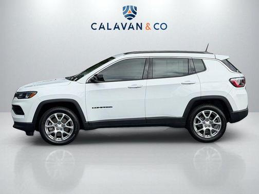 Bright White Clearcoat 2023 Jeep Compass Latitude Lux