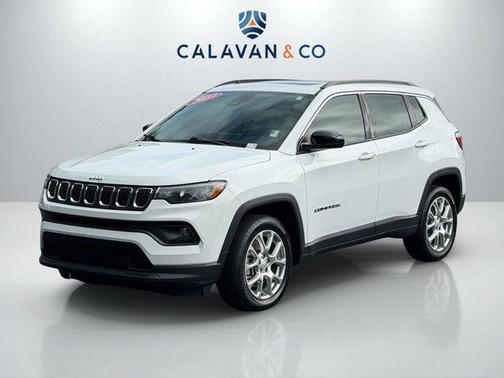 Bright White Clearcoat 2023 Jeep Compass Latitude Lux
