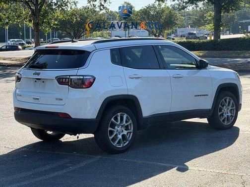 Bright White Clearcoat 2023 Jeep Compass Latitude Lux