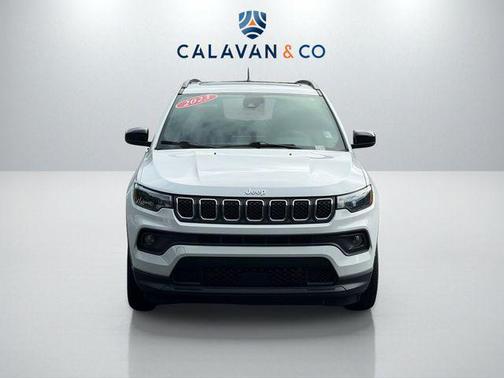 Bright White Clearcoat 2023 Jeep Compass Latitude Lux