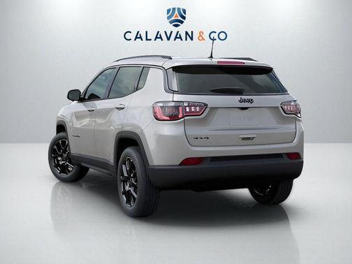 Silver Zynith Metallic Clearcoat 2026 Jeep Compass Latitude