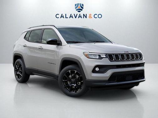 Silver Zynith Metallic Clearcoat 2026 Jeep Compass Latitude