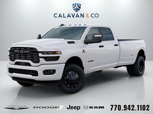 Bright White Clearcoat 2026 RAM 3500 Big Horn Crew Cab 4x4 8' Box