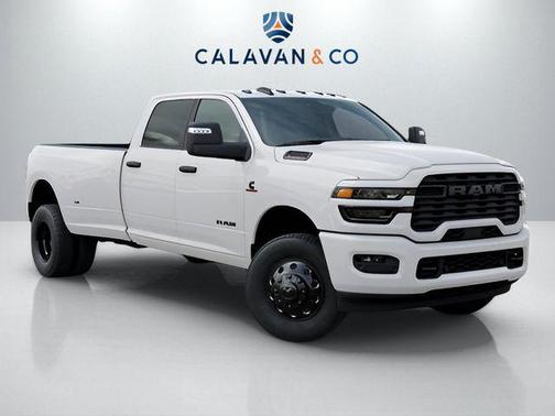 Bright White Clearcoat 2026 RAM 3500 Big Horn Crew Cab 4x4 8' Box