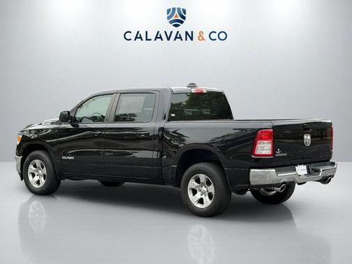 Diamond Black Crystal Pearlcoat 2022 RAM 1500 Big Horn/Lone Star