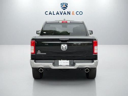 Diamond Black Crystal Pearlcoat 2022 RAM 1500 Big Horn/Lone Star