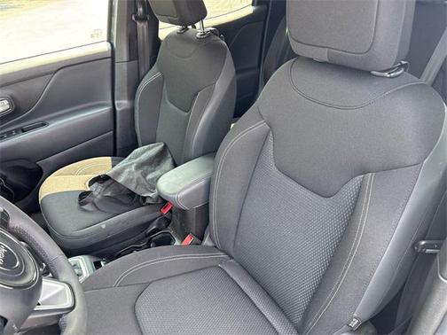 2023 Jeep Renegade Altitude