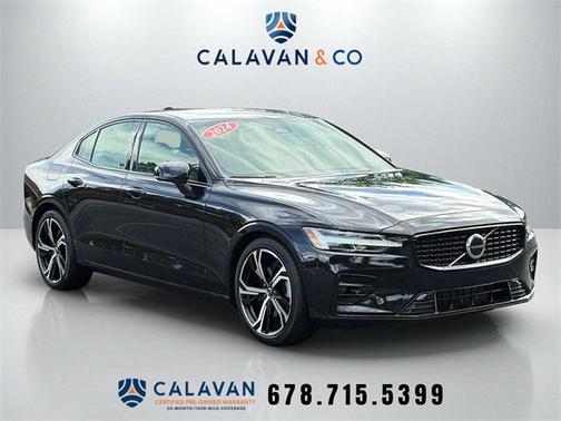2024 Volvo S60 B5 Core Dark Theme