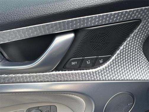 2023 Genesis G70 2.0T RWD